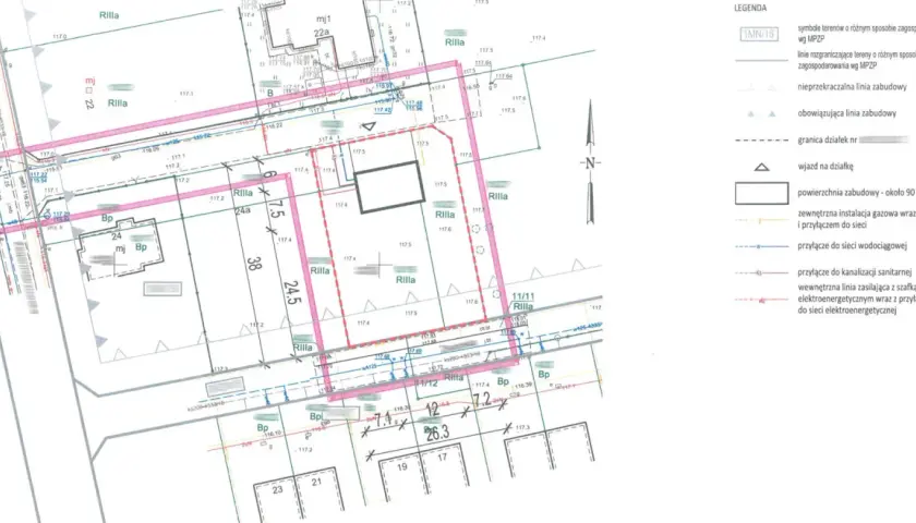 Mapa z oznaczeniami przyłączy, granic działek i budynków. Widoczny termin wydania warunków przyłączenia do sieci elektroenergetycznej.