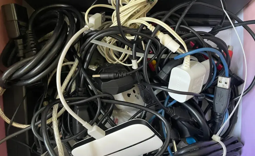 Stare kable elektryczne - zagrożenia, wymiana, zysk ze złomu