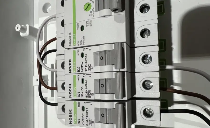 Kabel do silnika 4kW - 230V czy 400V? Bezpieczny wybór